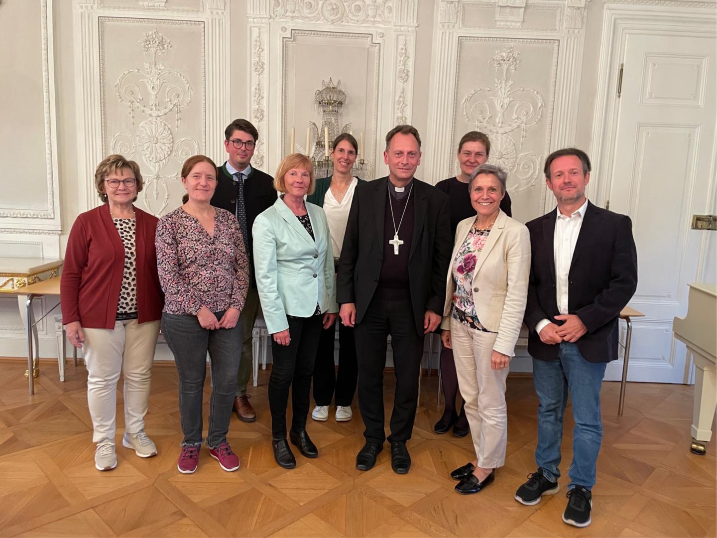 Eine Delegation des Diözesanfamilienrats war zu einem Gedankenaustausch mit Erzbischof Herwig Gössl ins Bamberger Bischofshaus gekommen (c) FDK