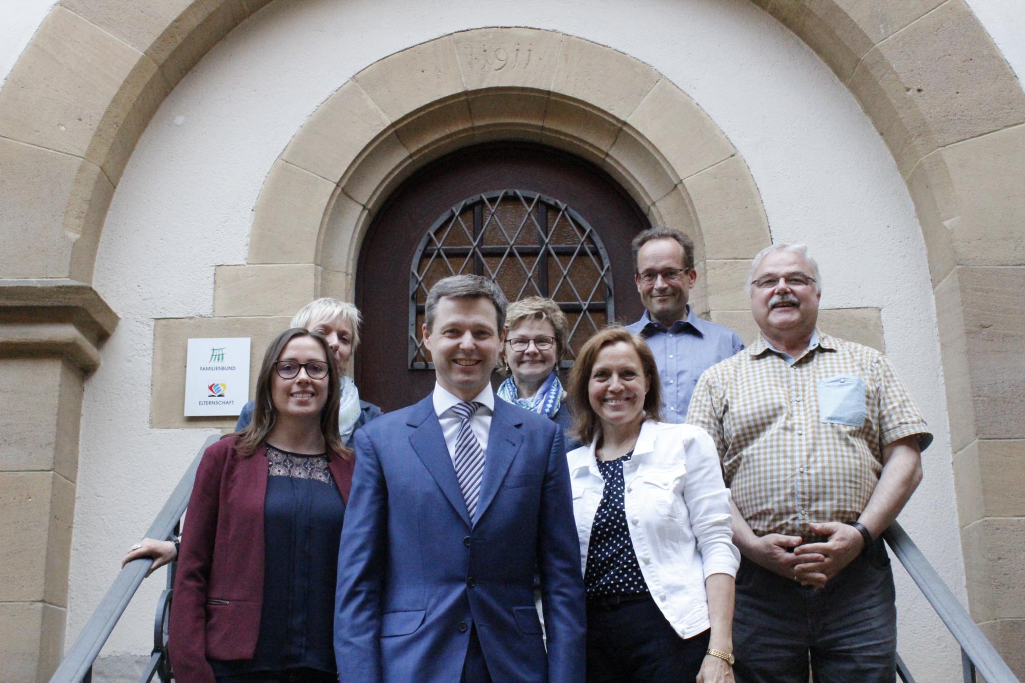 Das Bild zeigt vlnr: Manuela Hofmann, Ursula Knitt, Thomas Silberhorn (MdB), Lydia Heilmann, Christiane Kömm, Markus Donhauser, Josef Weber