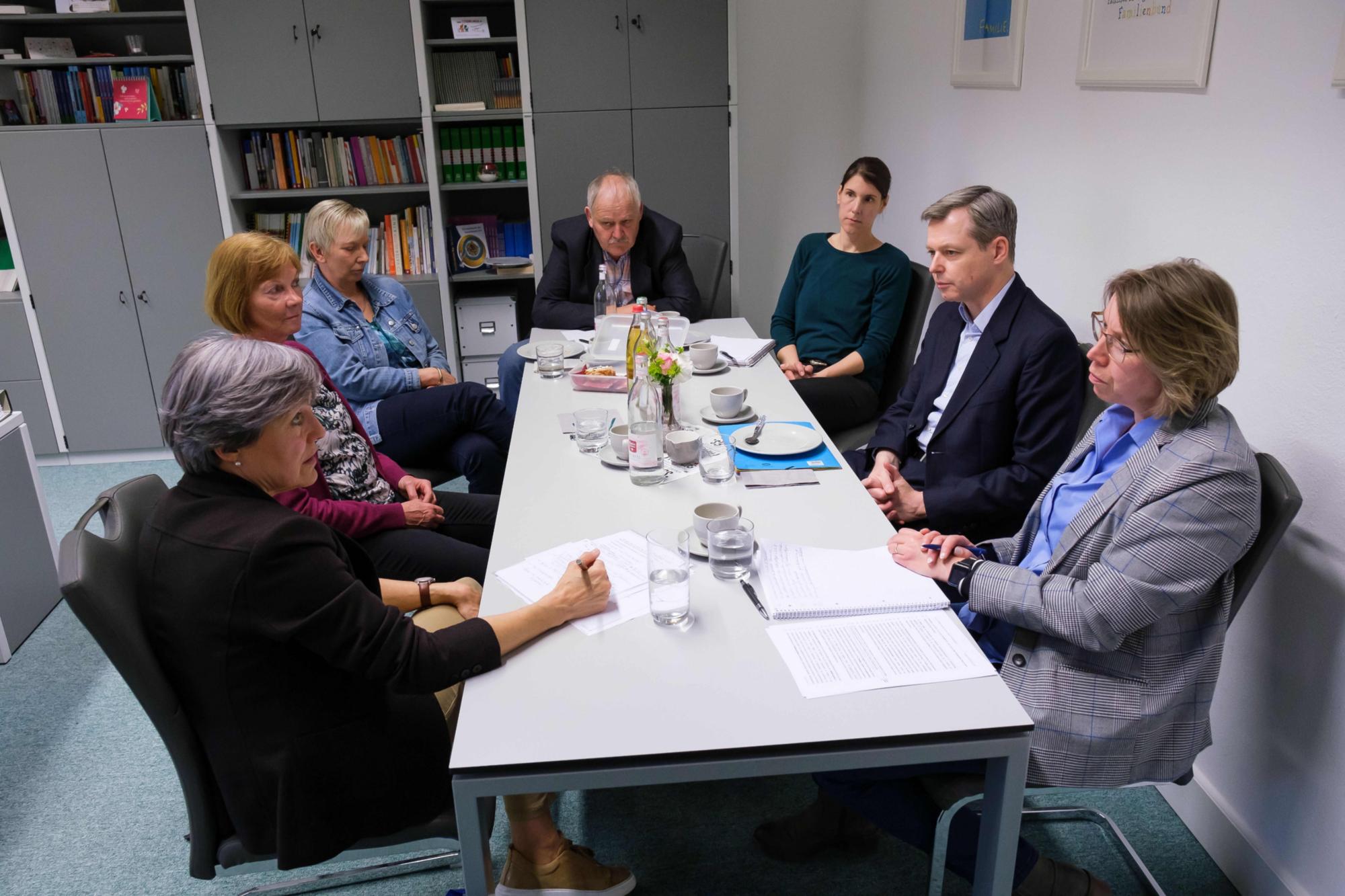 Mitglieder des DFR im Austausch mit dem Bundestagsabgeordneten