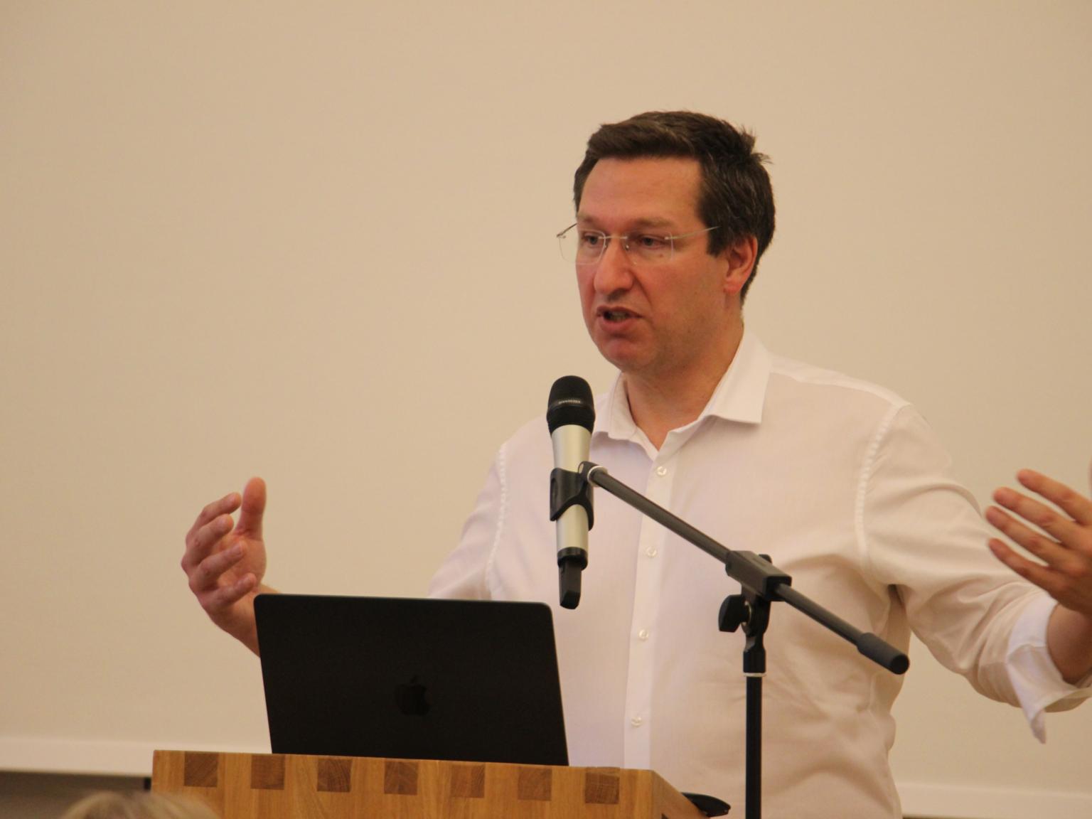 Professor Romanos forderte eine bessere Versorgung von jungen Menschen, die psychische Probleme haben (c) C. Dillig